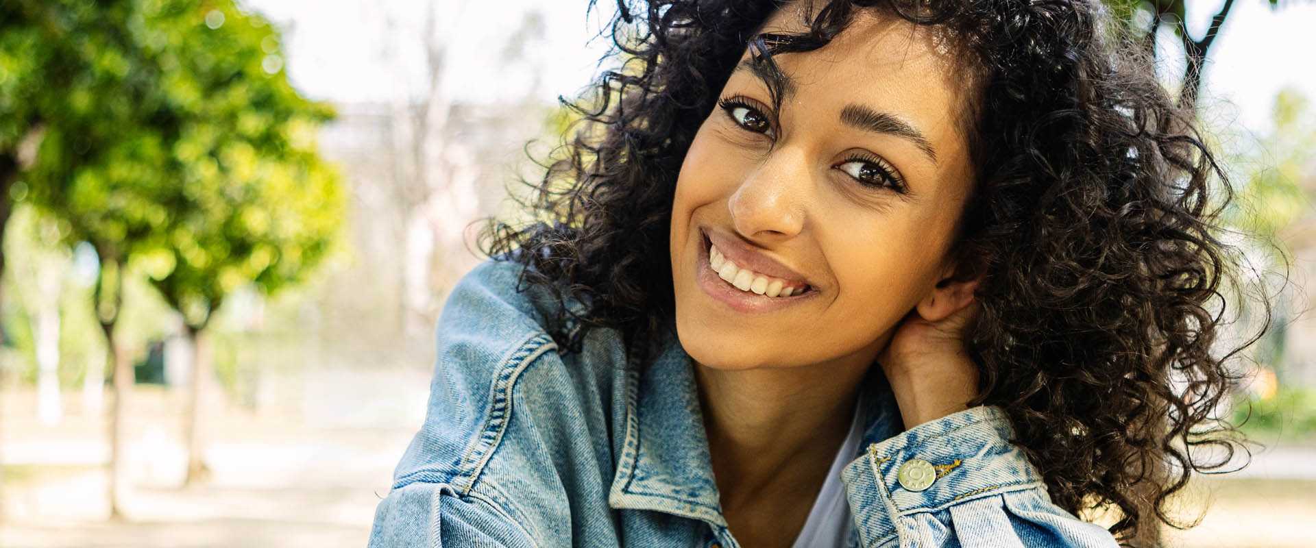 Dental Implants: The Pros and Cons of Endosteal, Subperiosteal, and Zygomatic Procedures